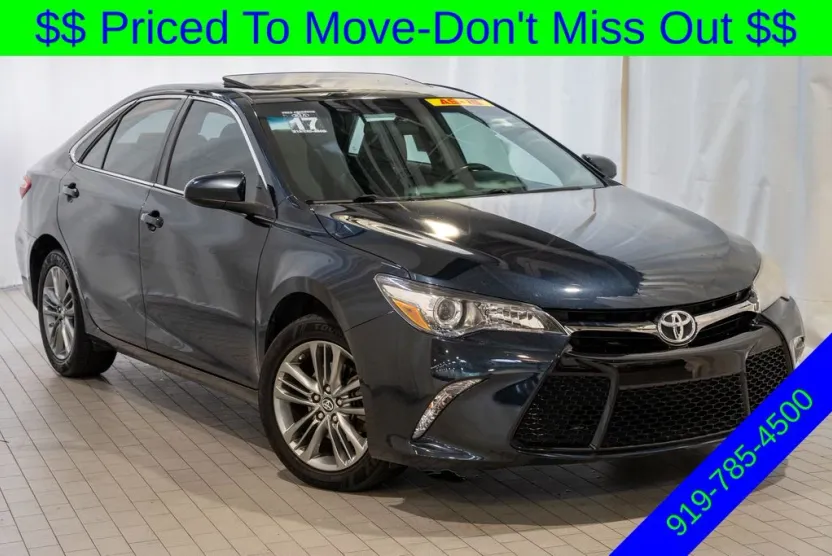 2017 Toyota Camry LE photo 1