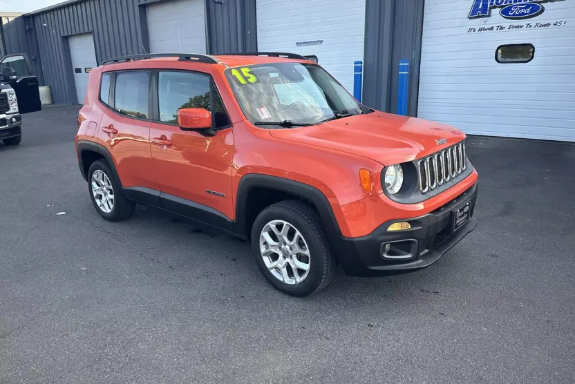 2015 Jeep Renegade Latitude photo 1