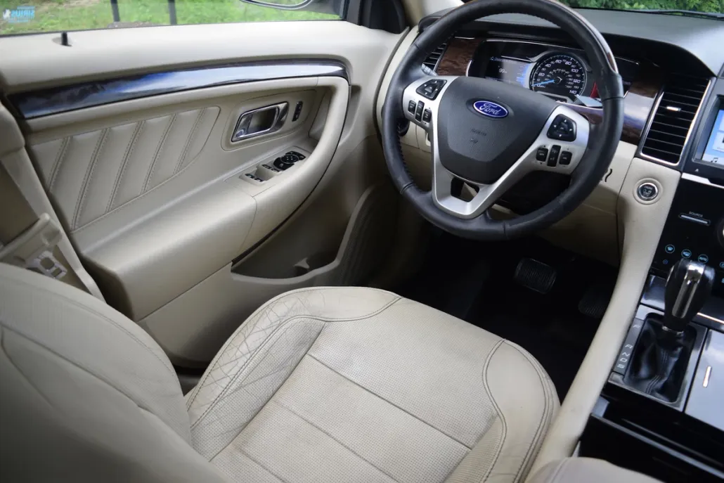 2016 Ford Taurus Limited photo 1