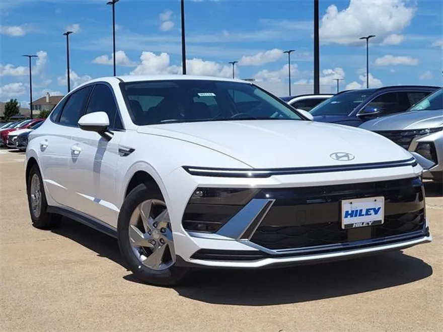 2025 Hyundai Sonata SE photo 1
