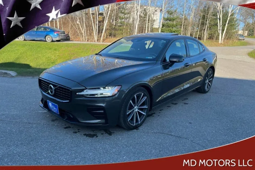 2022 Volvo S60 B5 Momentum photo 1