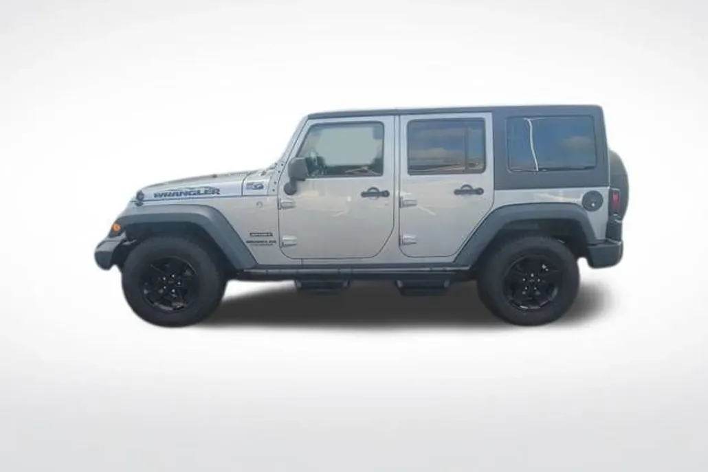 2013 Jeep Wrangler Unlimited Sport photo 1