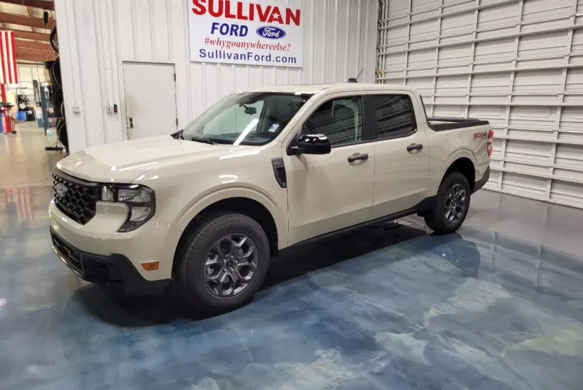 2025 Ford Maverick XLT photo 1
