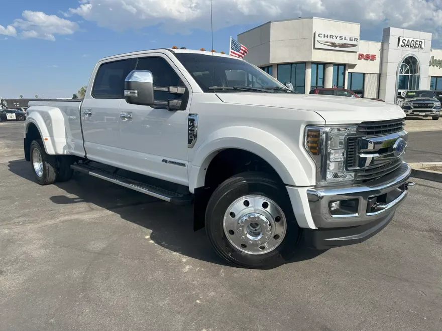 2019 Ford F-450 Lariat photo 1