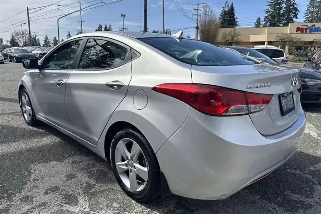 2013 Hyundai Elantra GLS photo 1