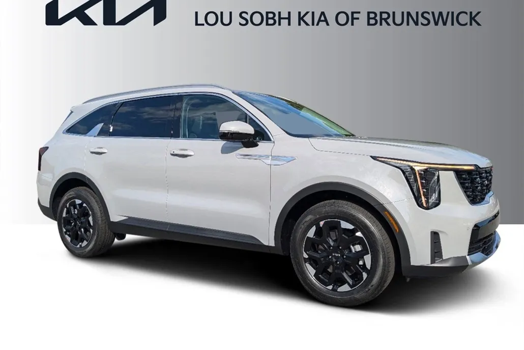 2025 Kia Sorento S photo 1