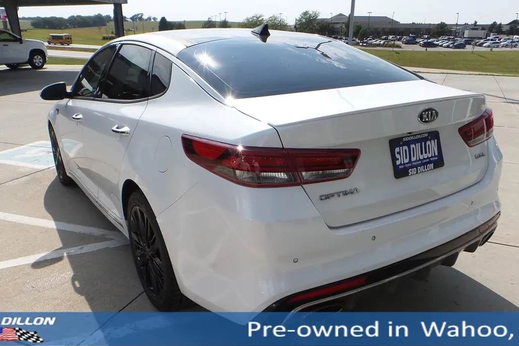 2018 Kia Optima SX photo 1