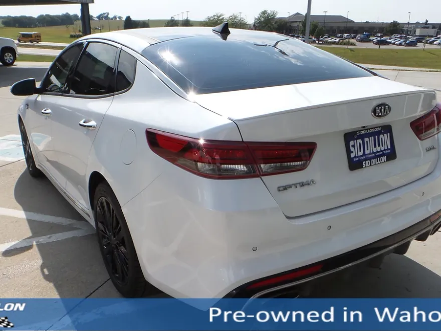 2018 Kia Optima SX photo 1