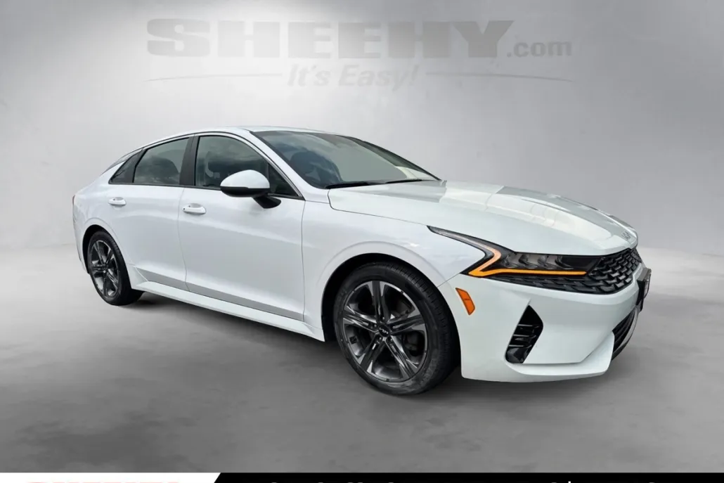 2022 Kia K5 LXS photo 1