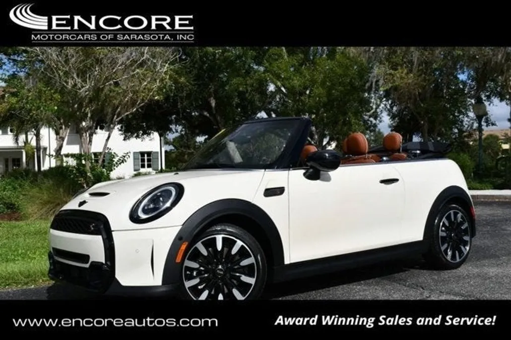 2023 Mini Cooper S Iconic photo 1