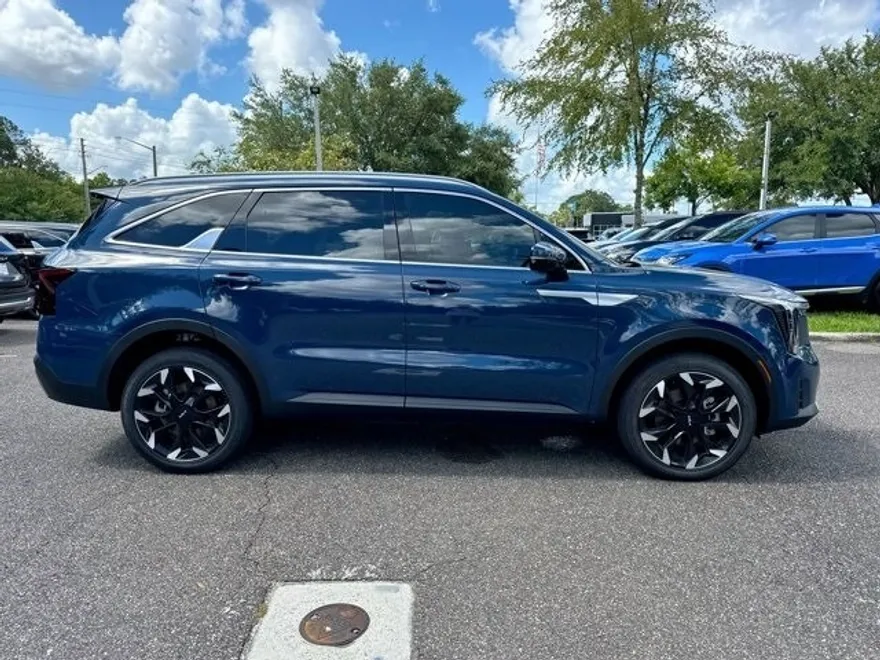 2025 Kia Sorento EX photo 1
