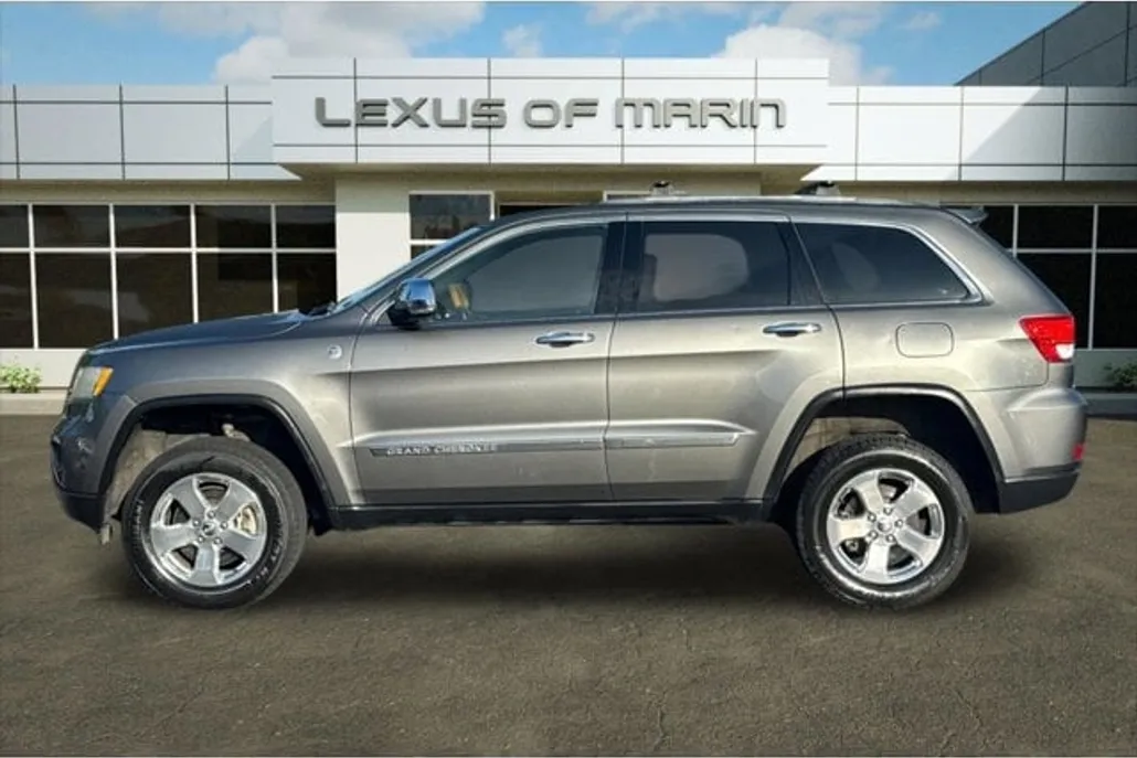 2013 Jeep Grand Cherokee Overland photo 1