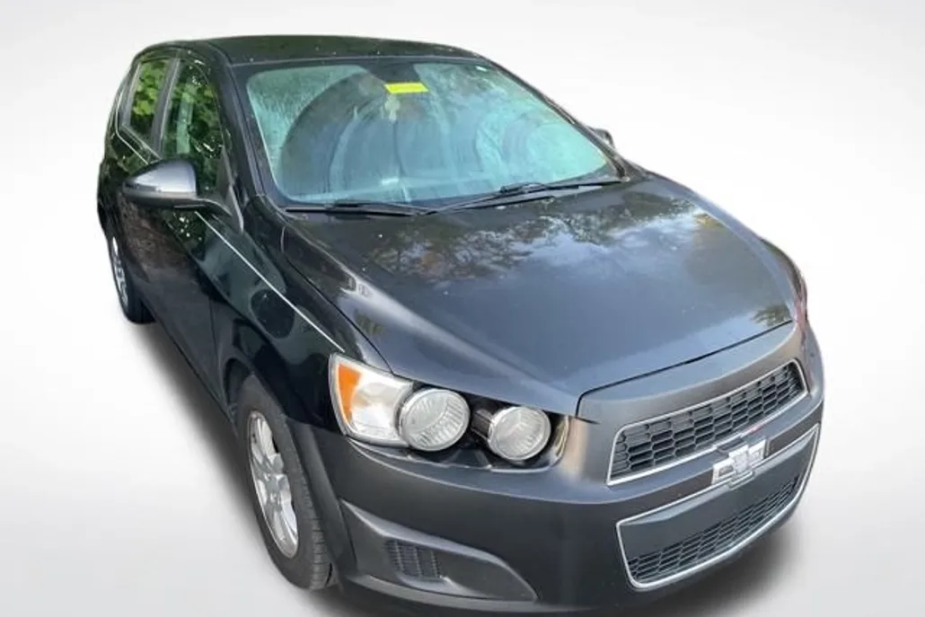 2013 Chevrolet Sonic LT photo 1