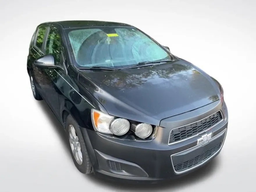 2013 Chevrolet Sonic LT photo 1