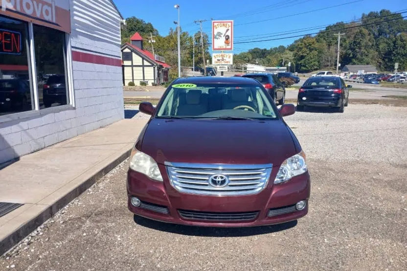 2010 Toyota Avalon XLS photo 1
