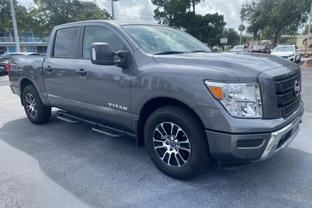 2024 Nissan Titan SV photo 1