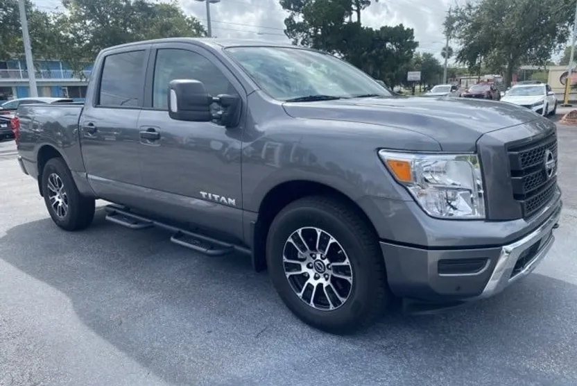 2024 Nissan Titan SV photo 1