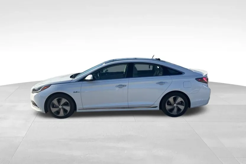 2017 Hyundai Sonata Hybrid Limited photo 1