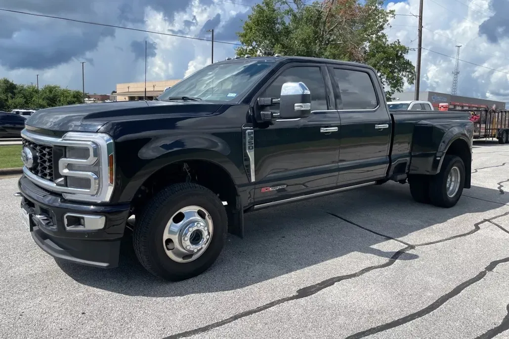 2024 Ford F-350 photo 1