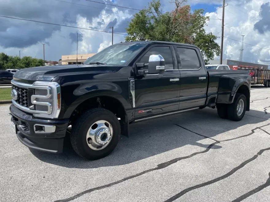 2024 Ford F-350 photo 1