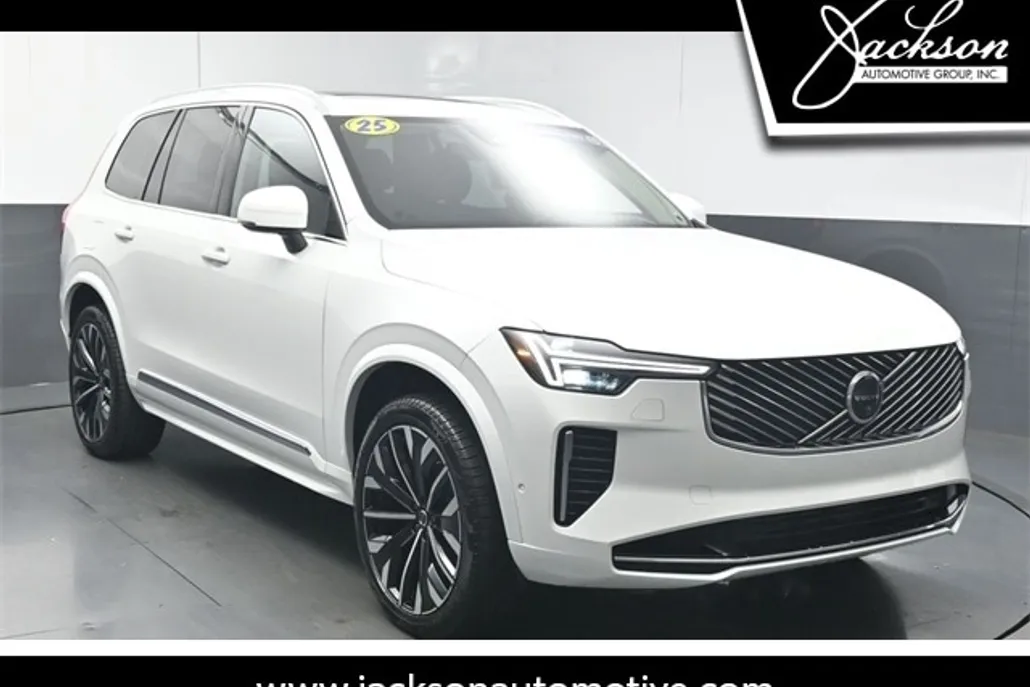 2025 Volvo XC90 T8 photo 1