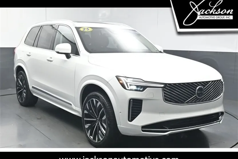 2025 Volvo XC90 T8 photo 1