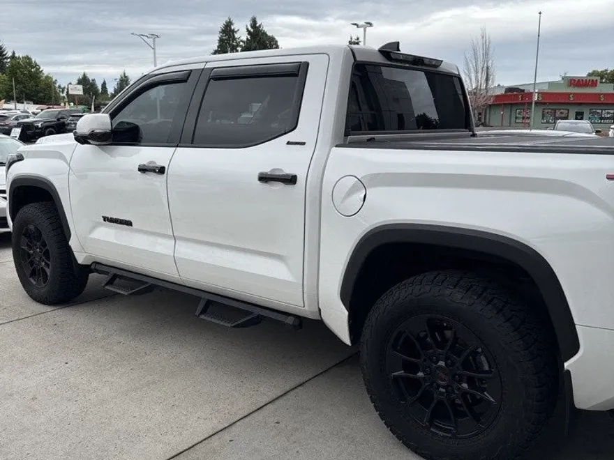 2022 Toyota Tundra Limited photo 1