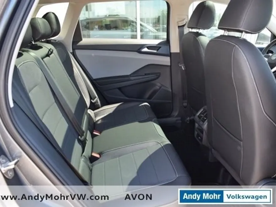 2024 Volkswagen Taos SE photo 13
