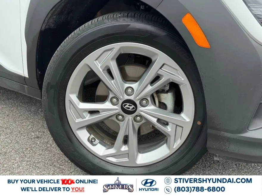 2023 Hyundai Kona SEL photo 1