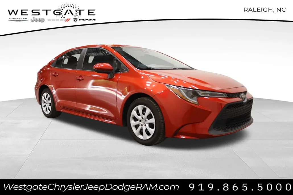 2020 Toyota Corolla LE photo 1