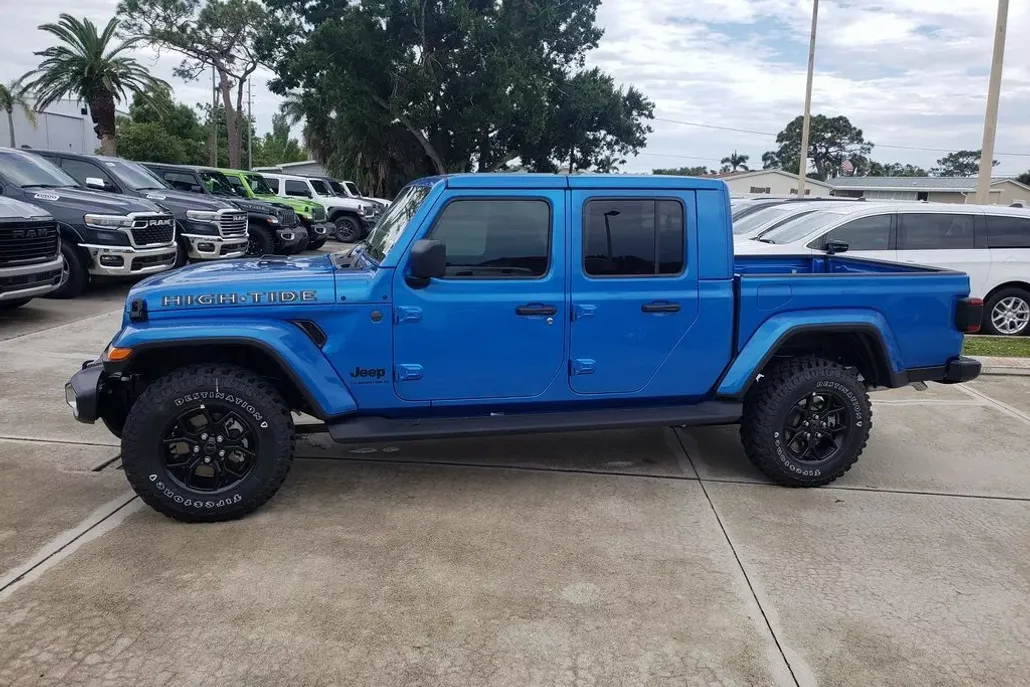 2025 Jeep Gladiator Sport photo 1