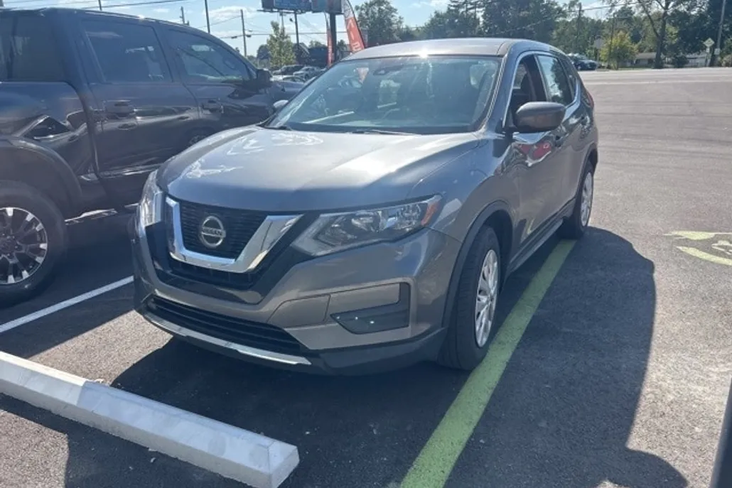 2020 Nissan Rogue S photo 1