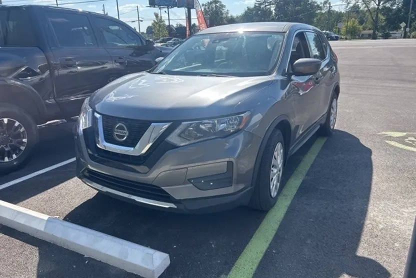 2020 Nissan Rogue S photo 1