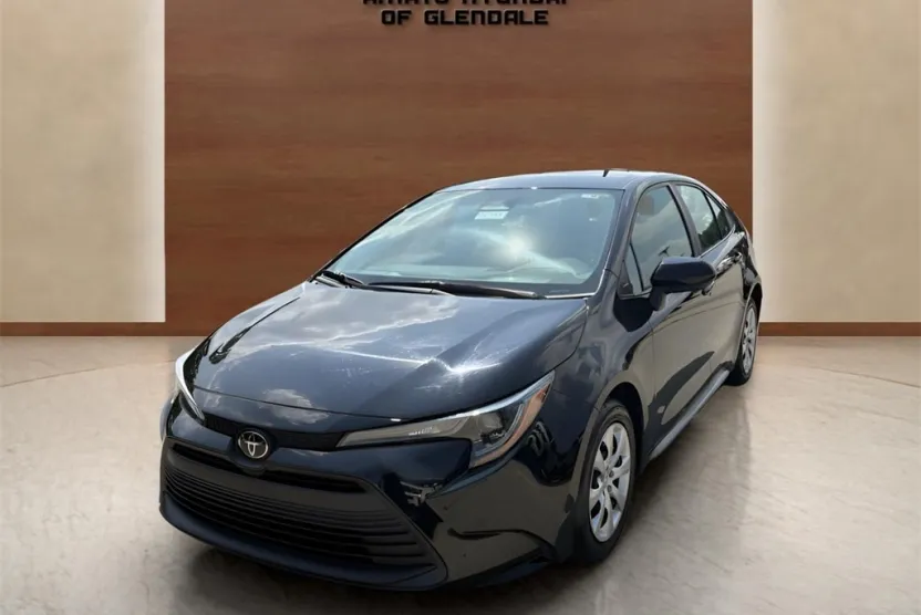 2024 Toyota Corolla LE photo 1