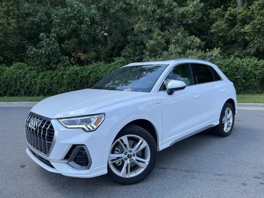 2023 Audi Q3 S line Premium photo 1