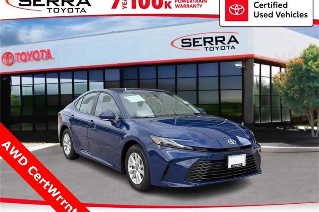 2025 Toyota Camry LE photo 1