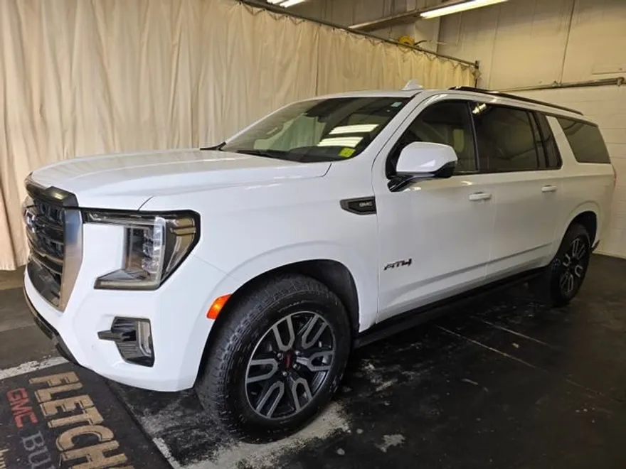2023 Gmc Yukon XL AT4 photo 1