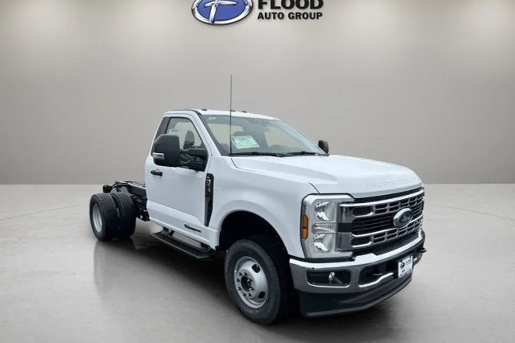2024 Ford F-350 XL photo 1