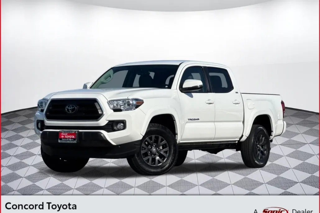 2023 Toyota Tacoma SR5 V6 photo 1