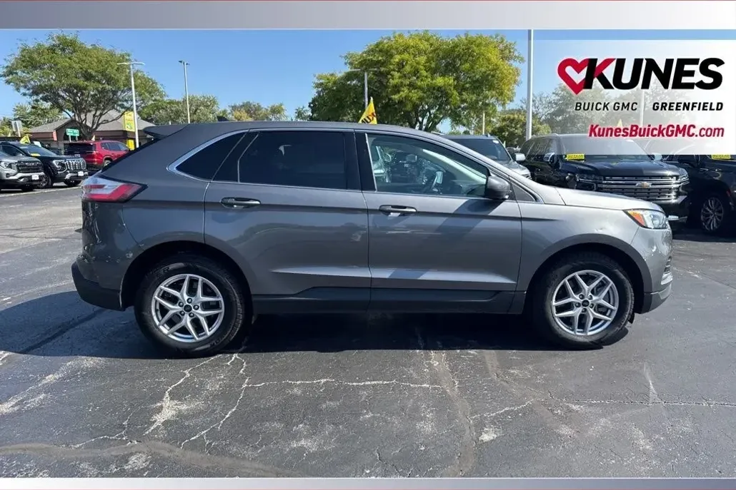 2024 Ford Edge SEL photo 1