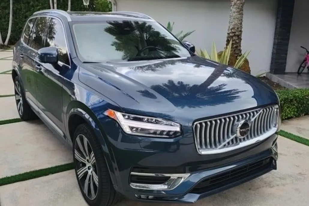 2024 Volvo XC90 Plus photo 1