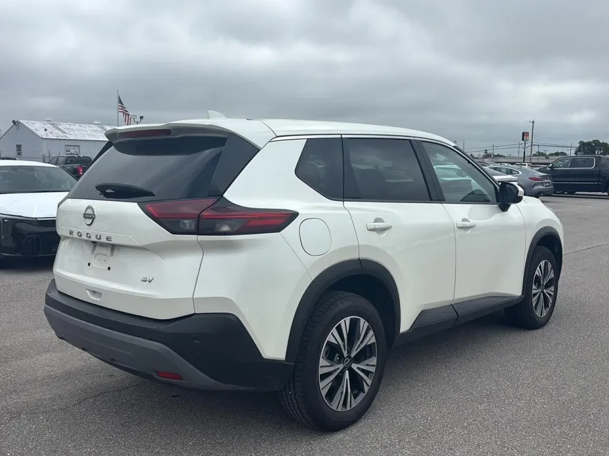 2023 Nissan Rogue SV photo 1