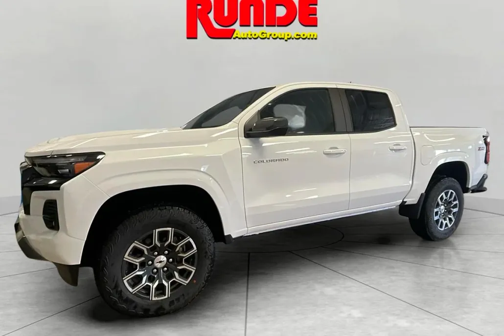 2025 Chevrolet Colorado Z71 photo 1