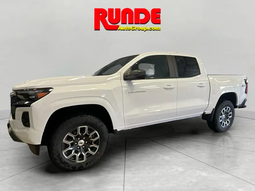 2025 Chevrolet Colorado Z71 photo 1