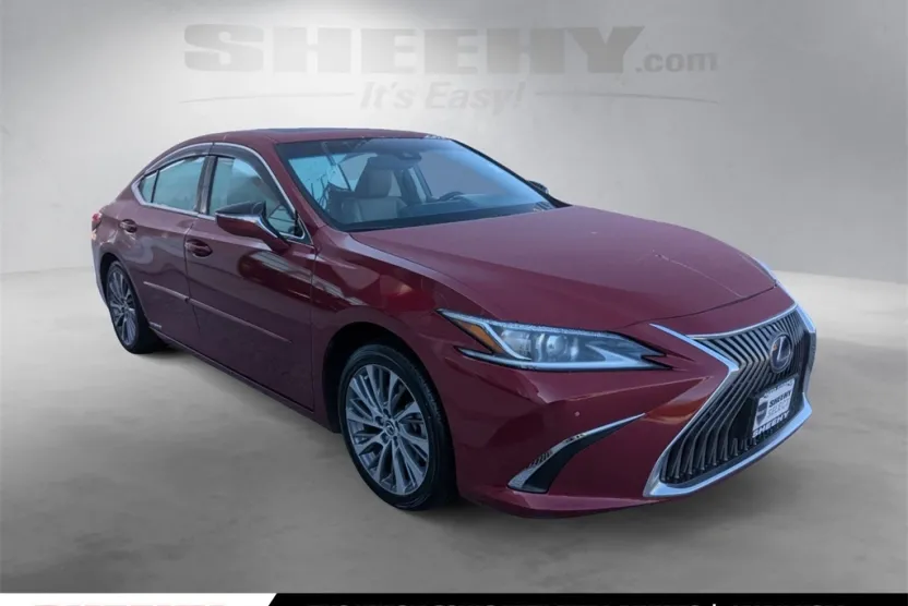 2021 Lexus ES 300h photo 1