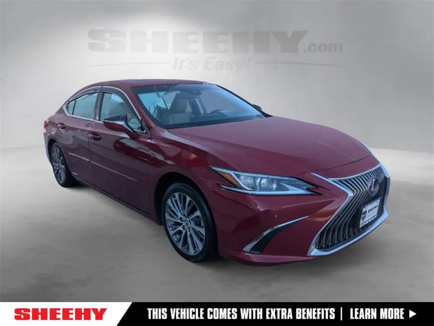 2021 Lexus ES 300h photo 1