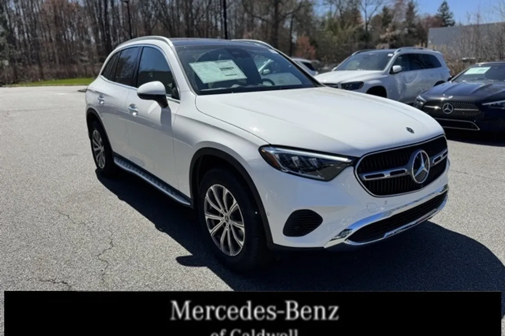2025 Mercedes Benz GLC 300 4MATIC photo 1