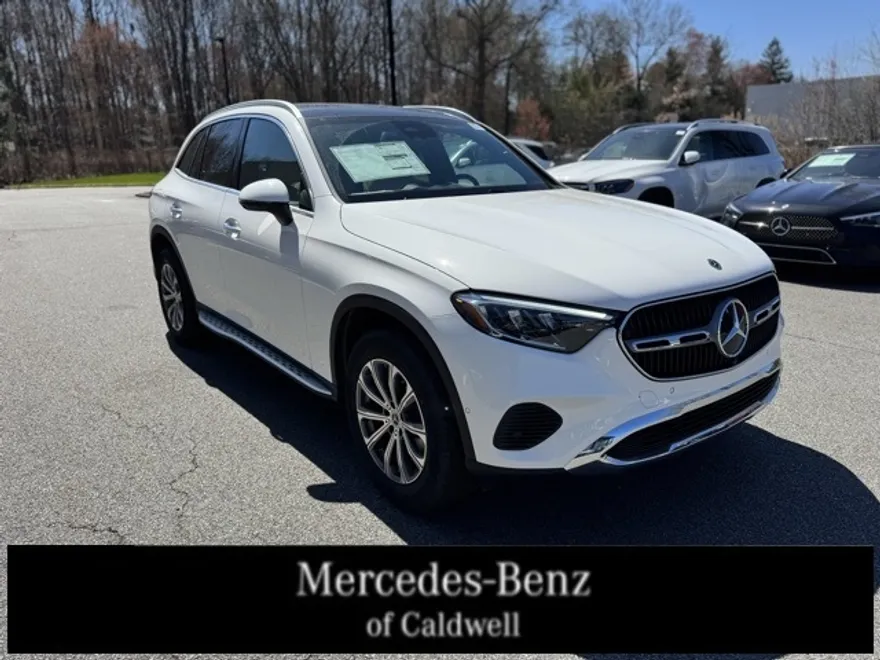 2025 Mercedes Benz GLC 300 4MATIC photo 1