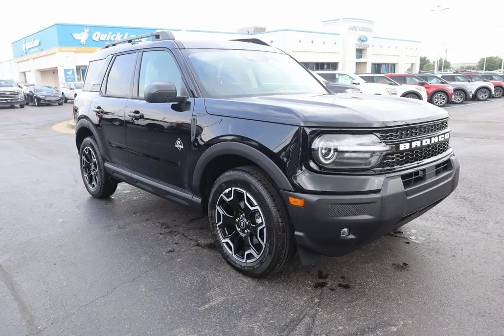 2025 Ford Bronco Sport Outer Banks photo 1