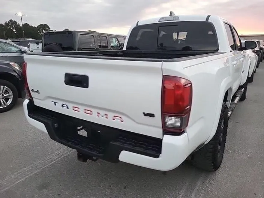 2023 Toyota Tacoma SR5 photo 1